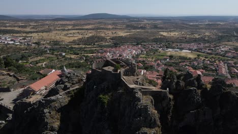 Ruins-of-Penha-Garcia-castle-and-surrounding-landscape,-Portugal