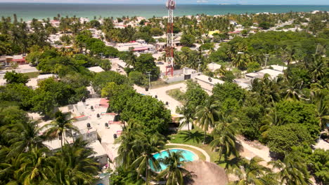 Vista-Rotacional-De-La-Ciudad-Tropical-En-Yucatan-Mexico