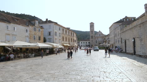 Tourists-On-The-Main-Square-In-Front-Of-The-Cathedral-Of-St