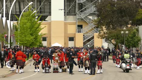 Thousands-of-officers-attend-to-pay-tribute-to-a-Toronto-Police