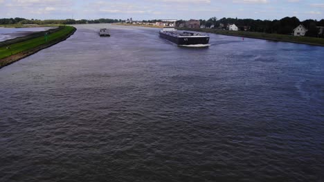 Inland-Motor-Tanker-VT-Vorstenbosch-Navigating-River-Noord