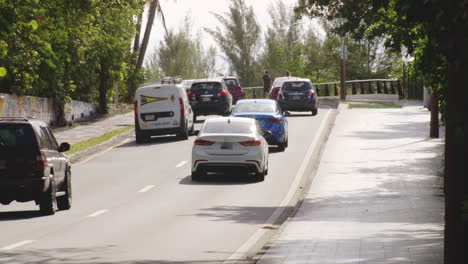 Tráfico-Diario-De-Pasajeros-En-Las-Calles-De-San-Juan-En-Puerto-Rico