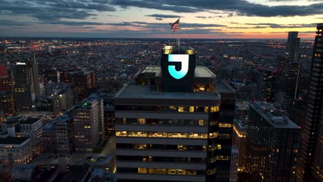 Logo-Der-Thomas-Jefferson-Universität-Auf-Einem-Hochhaus-In-Philadelphia