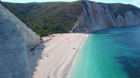 Increíble-Laguna-De-Playa-Fteri,-Cefalonia,-Grecia