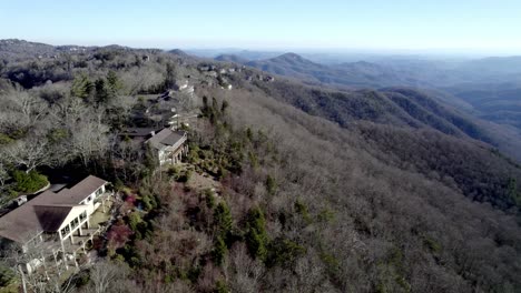 Luftorbit-Ridgetop-Homes-In-Blowing-Rock,-North-Carolina,-North-Carolina