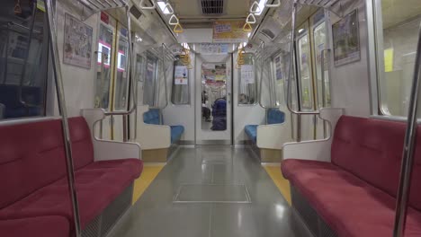 4k-HD-video-inside-the-subway-train-commuter-without-any-passenger