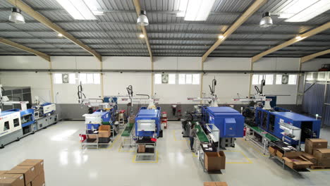 Panoramic-View-Inside-Plastic-Injection-Molding-Factory