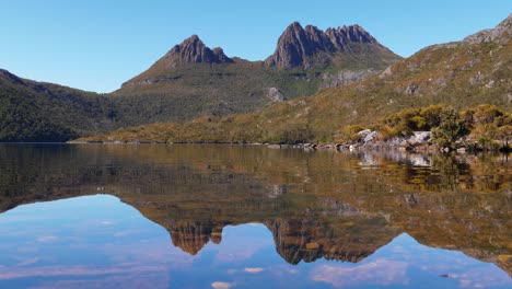 Cradle-Mountain-and-Dove-Lake,-Tasmania