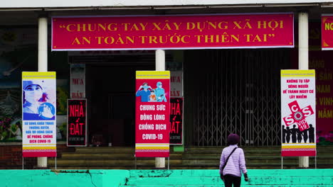 Partial-covid-lockdown-with-public-awareness-at-Vietnam-Da-Lat-street