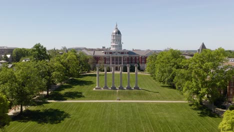 Wunderschöne-Luftaufnahme-Der-Universität-Von-Missouri