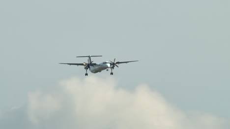 Air-Canada-Express-Dash-8-Q400-Approaching-the-Runway,-Tracking-Shot
