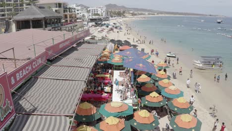 Popular-outdoor-drinking-hang-outs-and-beach-bar,-El-Medano,-Cabo-San-Lucas,-Mexico