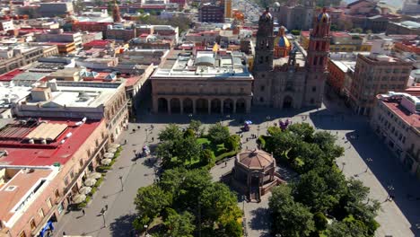 Plaza-De-Armas,-Parque-Central,-San-Luis-Potosí,-México,-Drone-Shot-4k