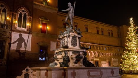 Hiperlapso-Alrededor-De-La-Fuente-De-La-Estatua-De-Neptuno-En-Bolonia,-Italia