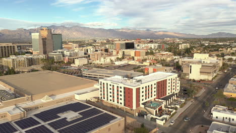 Doubletree-Hotel-in-Downtown-Tucson,-aerial-view