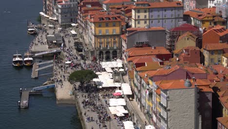 Riberia-Do-Porto-Llena-De-Gente