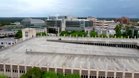 aerial-push-into-duke-hospital-in-durham-nc,-north-carolina