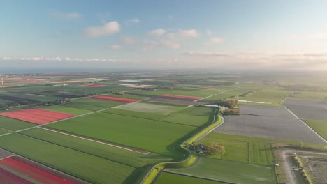 Westfriesischer-Deich-1-–-Deich-Nordholland-Frühlingssaison-–-Stabilisierte-Drohnenansicht-In-4k
