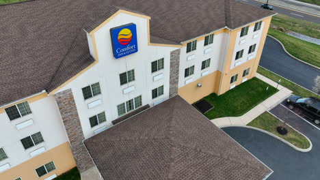 Comfort-Inn-and-Suites