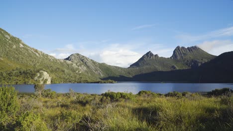 Una-Tarde-Clara-Y-Soleada-Toma-Fija-De-Dove-Lake-Cradle-Mountain