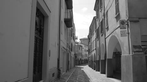 Empty-Street-With-Narrow-Road-And-Arcaded-Passageways-In-The-Ancient-City-Of-Cesena,-Northern-Italy