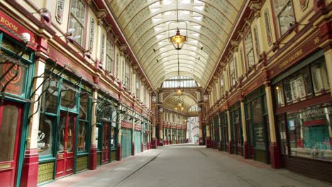 London-in-Lockdown,-closed-shops,-bars-and-restaurants-on-empty-Leadenhall-Market-Streets,-during-the-COVID-19-pandemic-2020