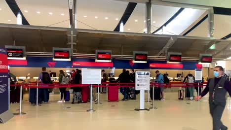 Delta-Airlines-counters-inside-Detroit-Metropolitan-wayne-county-dtw-airport-Mcnamara-Terminal