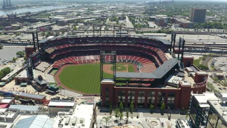 Drone-Flies-Away-from-Busch-Stadium-in-Downtown-Saint-Louis,-MO