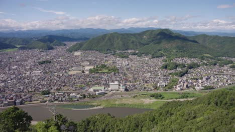 Nagara-gawa-river-and-neighborhoods-of-Gifu-Japan,-Pan-shot-over-prefecture