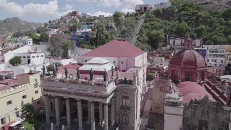 Vista-Aerea-En-Orbita-Del-Teatro-Juarez-Guanajuato-Mexico