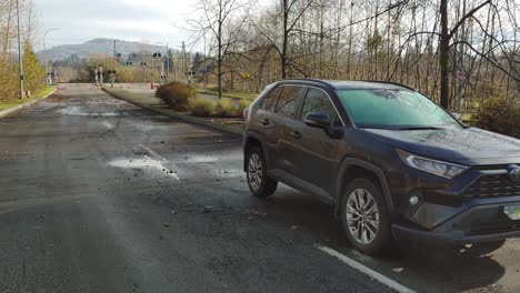 Toyota-Suv-Coche-Dañado-E-Inutilizable-Después-De-Ser-Golpeado-Por-Inundaciones-Históricas-Y-Catastróficas