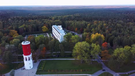 Kemeri-Water-Tower-With-Latvian-Flag-in-the-Kemeri-Resort-Park-in-Jurmala,-Latvia
