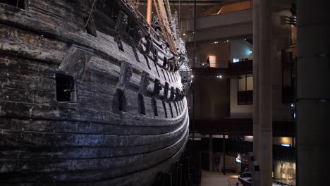 El-Barco-Conservado-Del-Siglo-Vasa-En-Un-Museo-Marítimo-En-Estocolmo,-Suecia