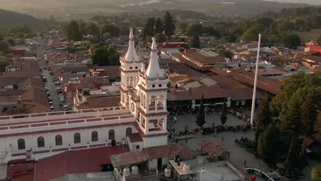 Eclectic-And-Famous-Architectural-Landmark---San-Cristobal-Church---Mazamitla,-Jalisco,-Mexico---revolving-aerial-shot