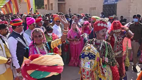 Traditional-dancers-dancing,-dancing-in-traditional-costumes,-dancing-in-the-parade,-heritage-walk