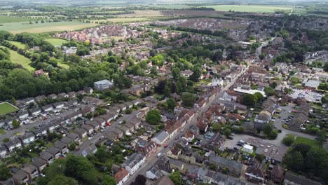 Buttingford,-Hertfordshire,-Vereinigtes-Königreich,-Steigende-Drohnen-Luftaufnahme