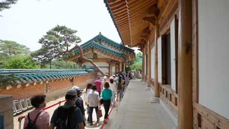 Travel-tour-in-Presidential-Residence-of-Cheong-Wa-Dae-Blue-House-after-full-opening