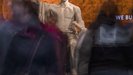 Estatua-De-Piedra-De-George-Washington-En-El-Museo-Smithsonian-De-Historia-Americana---Lapso-De-Tiempo