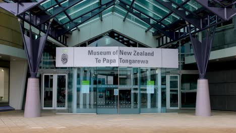 La-Entrada-Al-Museo-De-Nueva-Zelanda-Te-Papa-Tongerewa-En-La-Capital-Wellington,-Nueva-Zelanda-Aotearoa