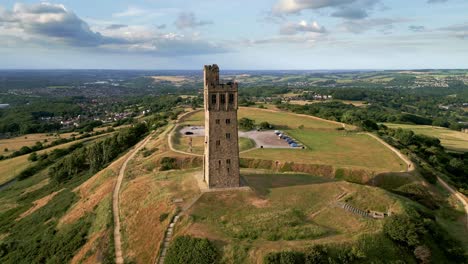 Drone-ariel-footage-of-Castle-Hill-in-the-Metropolitan-Borough-of-Kirklees,-West-Yorkshire