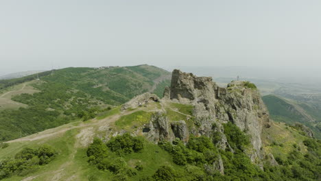 Arc-shot-of-the-magnificent-panorama-of-Azeula-Fortress-and-its-surroundings