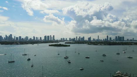 Breathtaking-Time-Lapse-of-Boats-on-Atlantic-Ocean-Harbor-in-Miami,-Florida
