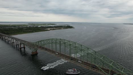 Eine-Luftaufnahme-Der-Fire-Island-Inlet-Bridge-Auf-Long-Island,-New-York