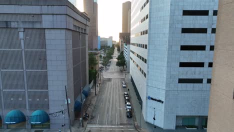 Antena-A-Través-De-La-Calle-Texas-Del-Centro-De-Houston