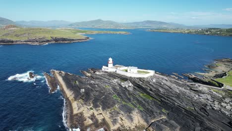 Valentina-Leuchtturm-Auf-Der-Valentina-Insel,-County-Kerry,-Irland,-Drohnen-Luftaufnahme