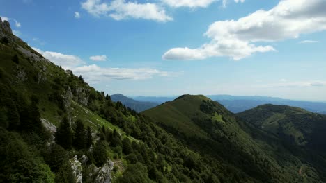 Las-Montañas-Krn-En-Eslovenia-Son-Parte-De-Los-Alpes-Julianos-En-La-Parte-Noroeste-Del-País,-En-El-Municipio-De-Kobarid