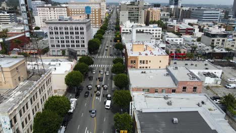 Luftaufnahme-über-Lapd,-Das-Unruhen-Und-Protestierende-Straßen-In-Los-Angeles,-USA,-Kontrolliert