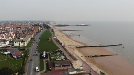 4K-Drone-footage-of-the-seafront-at-Clacton-on-Sea,-Essex,-UK