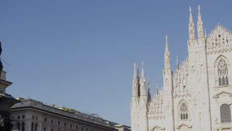 Milan,-Italy---May-03,-2021:-Crowd-of-tourists-in-the-square-in-front-of-the-Duomo-of-Milan,-Italy