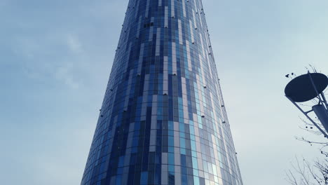 Zeitraffer-Eines-Bürogebäudes,-Sky-Tower,-Bukarest,-Rumänien